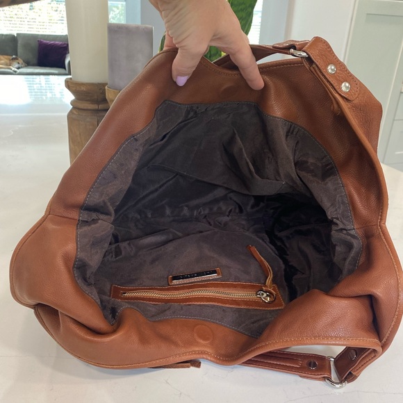 Jacki Easlick Cognac leather hobo bag - BEST SELLER! - Picture 12 of 14